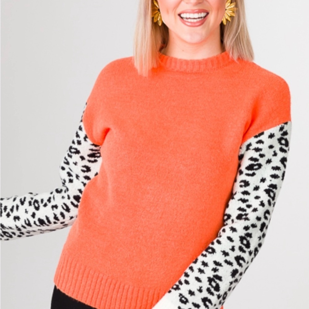 THML Orange Leopard Sleeve Knit Sweater Sz M Animal Print Bright Mod Soft